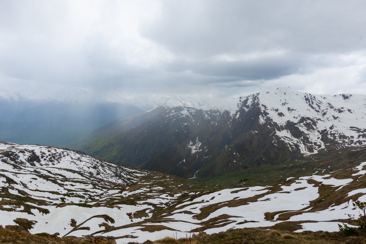 Pohled do údolí při cestě k jezírkům
