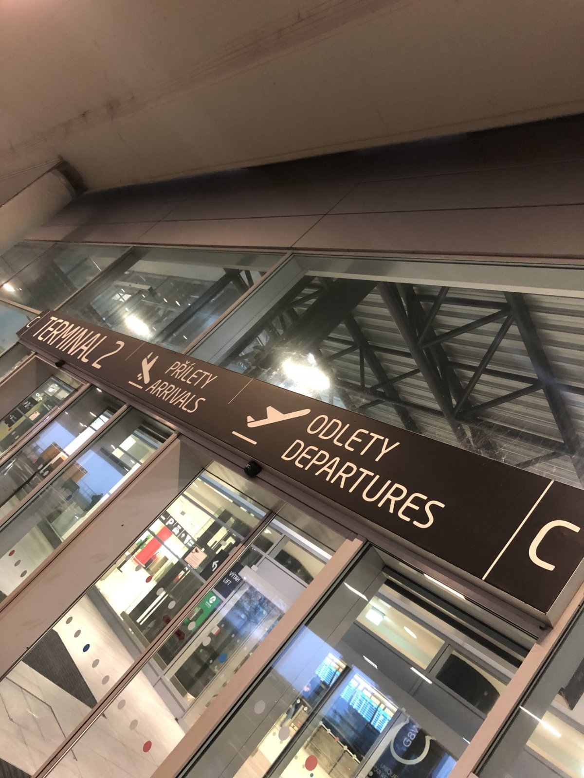 Ranní sraz na letišti