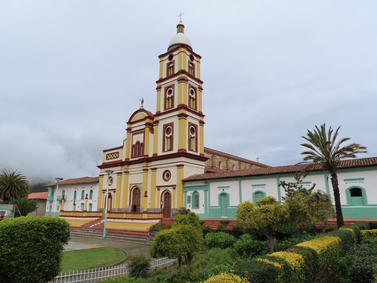 Kostel na náměstí v El Cocuy