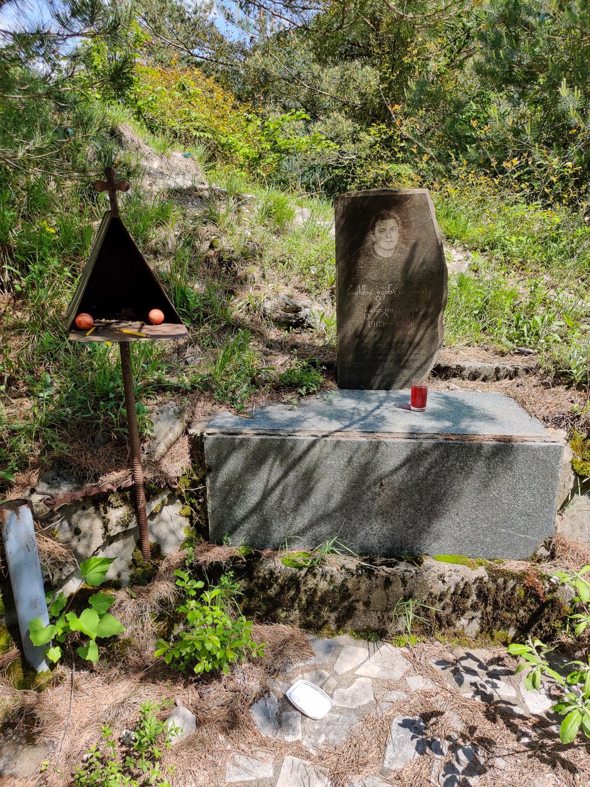 Pomníčky kolem silnic