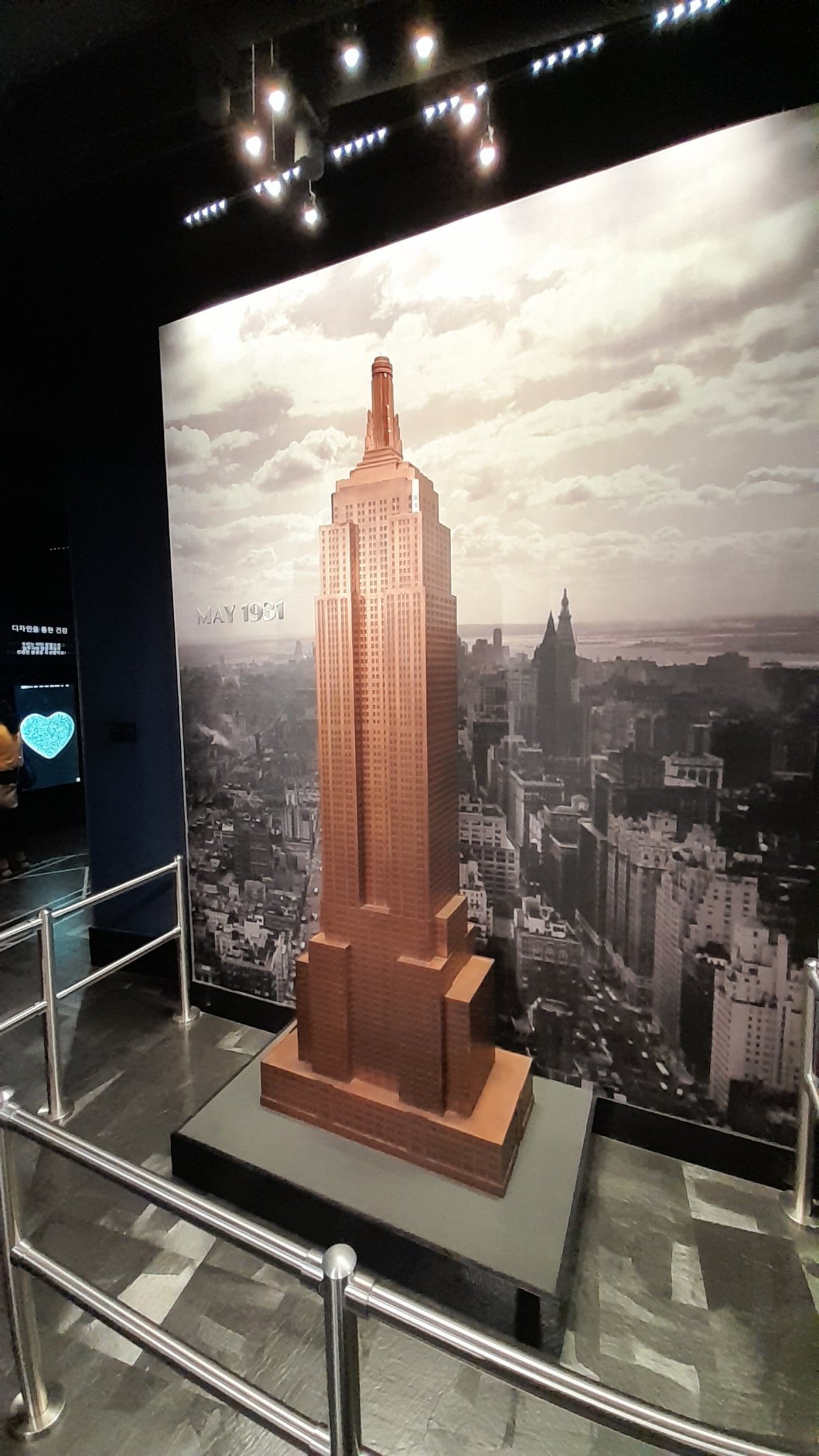 Uvnitř Empire State Building