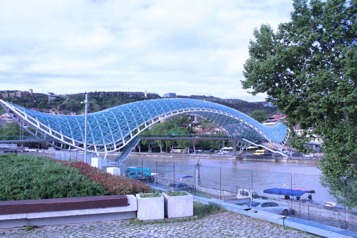 Most míru v Tbilisi