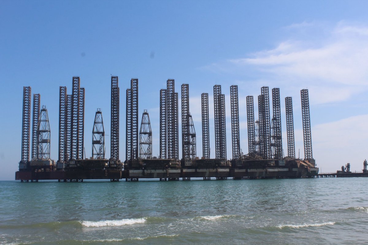 Těžba ropy v Kaspickém moři