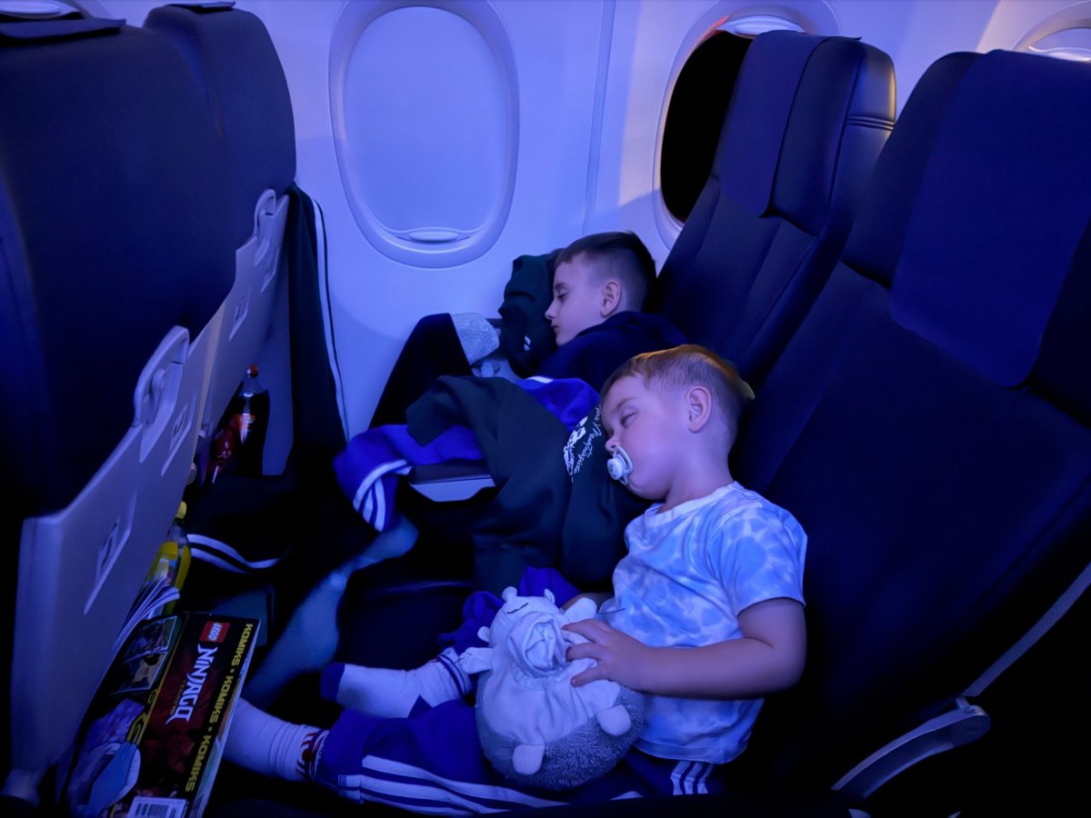 Spánek během letu