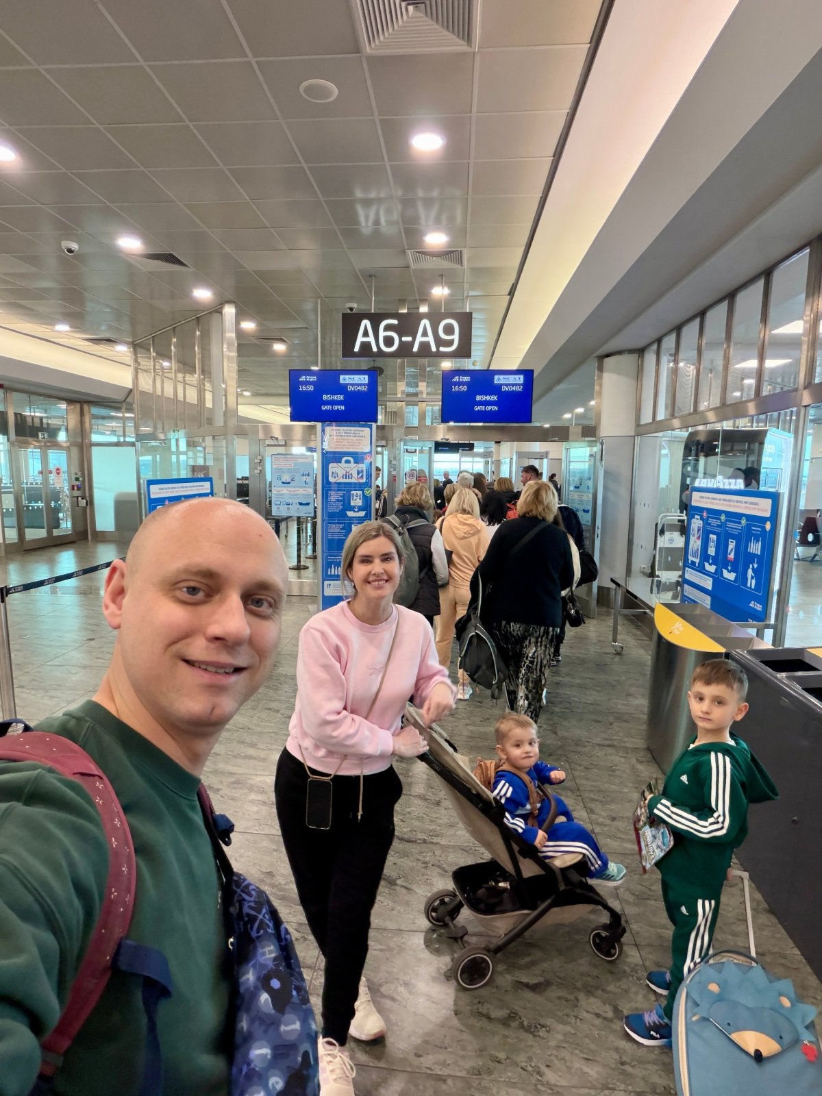 Rodina před odletem