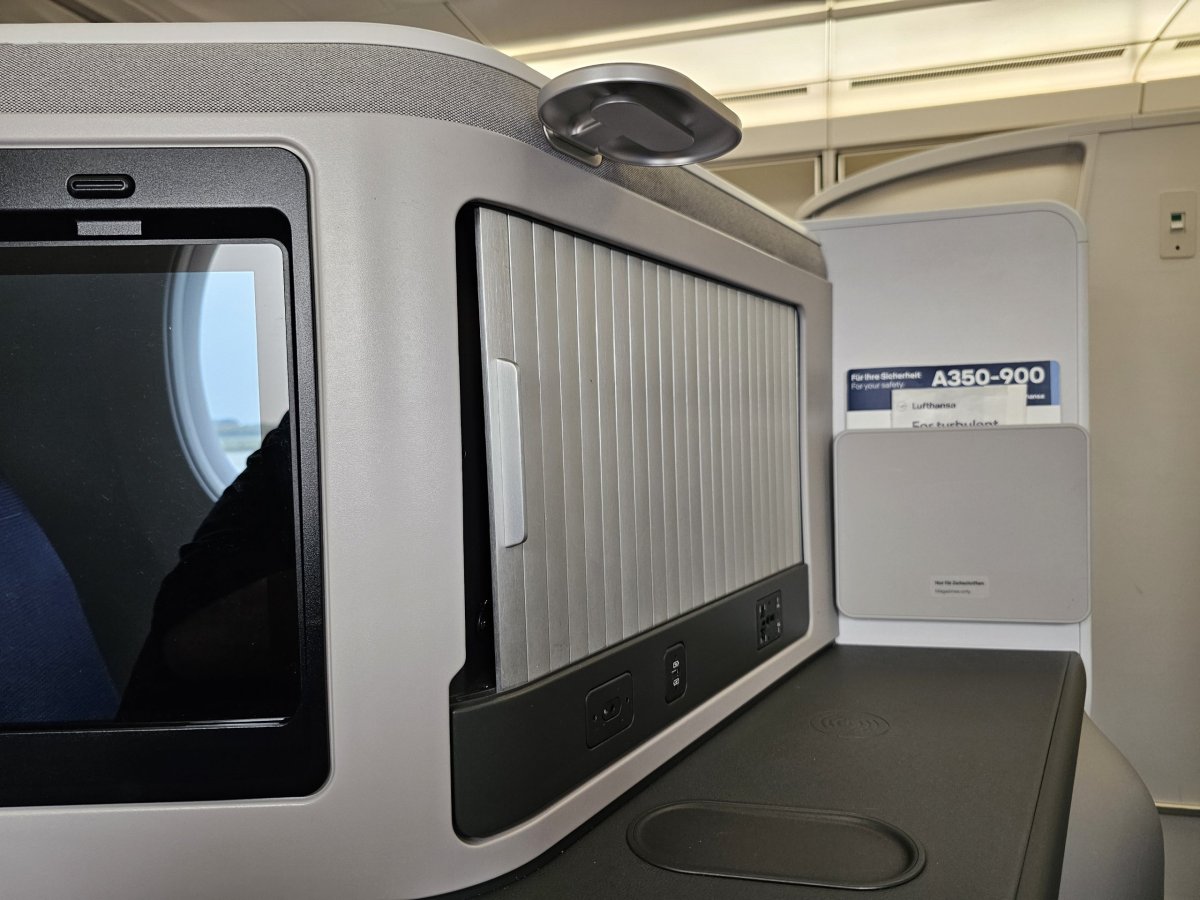 Uzavírací přihrádka na odkládání věcí