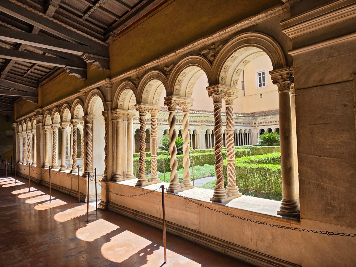 Bazilika svatého Pavla za hradbami, klášterní dvůr