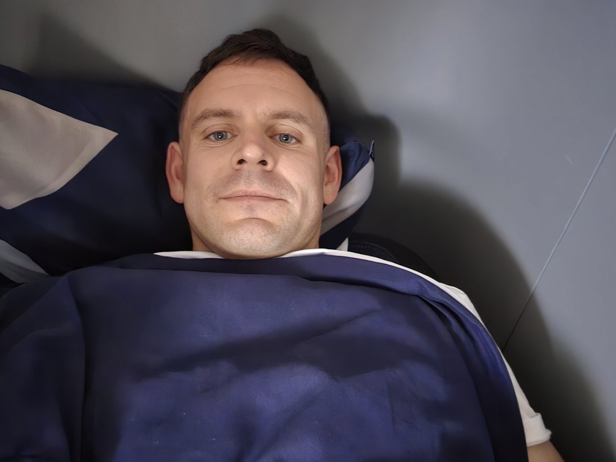 Kryštof leží v posteli