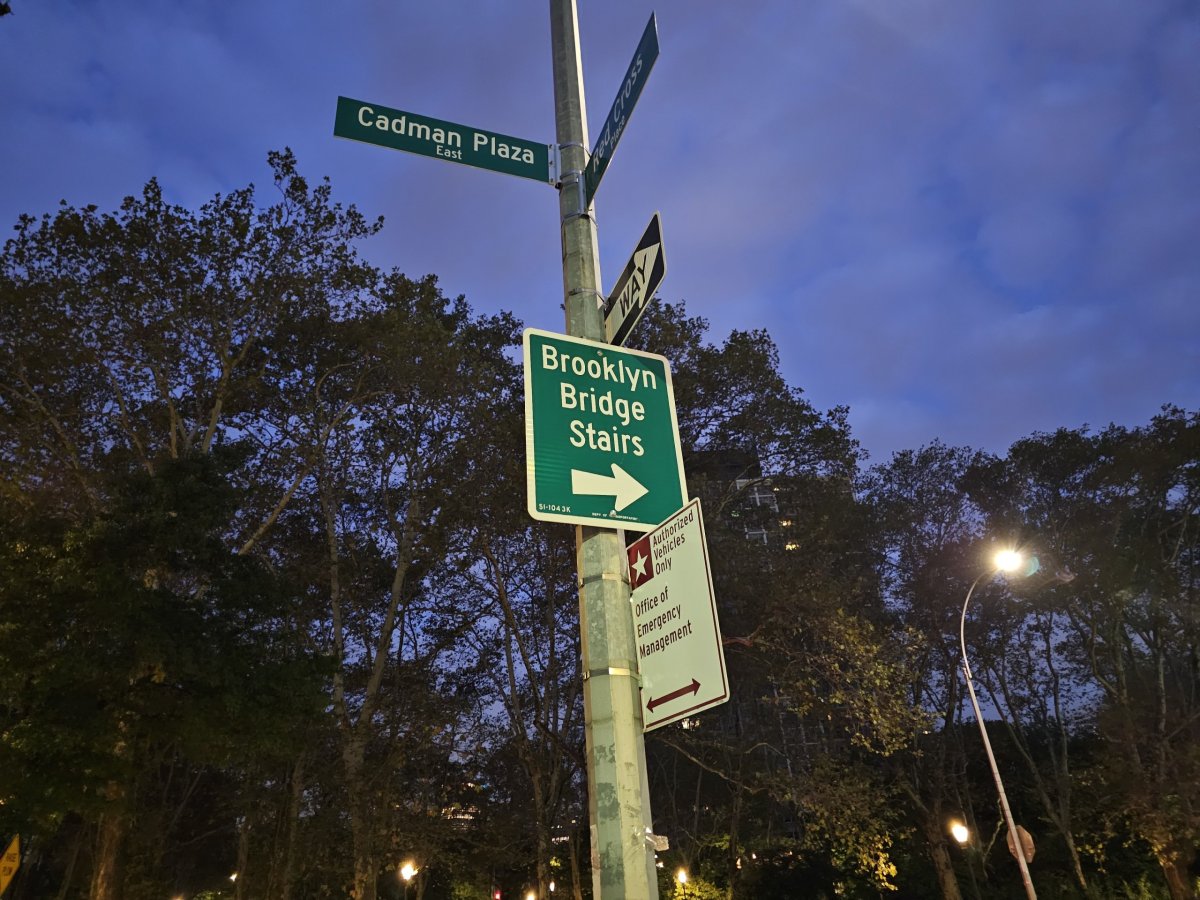 Směr k Brooklyn Bridge