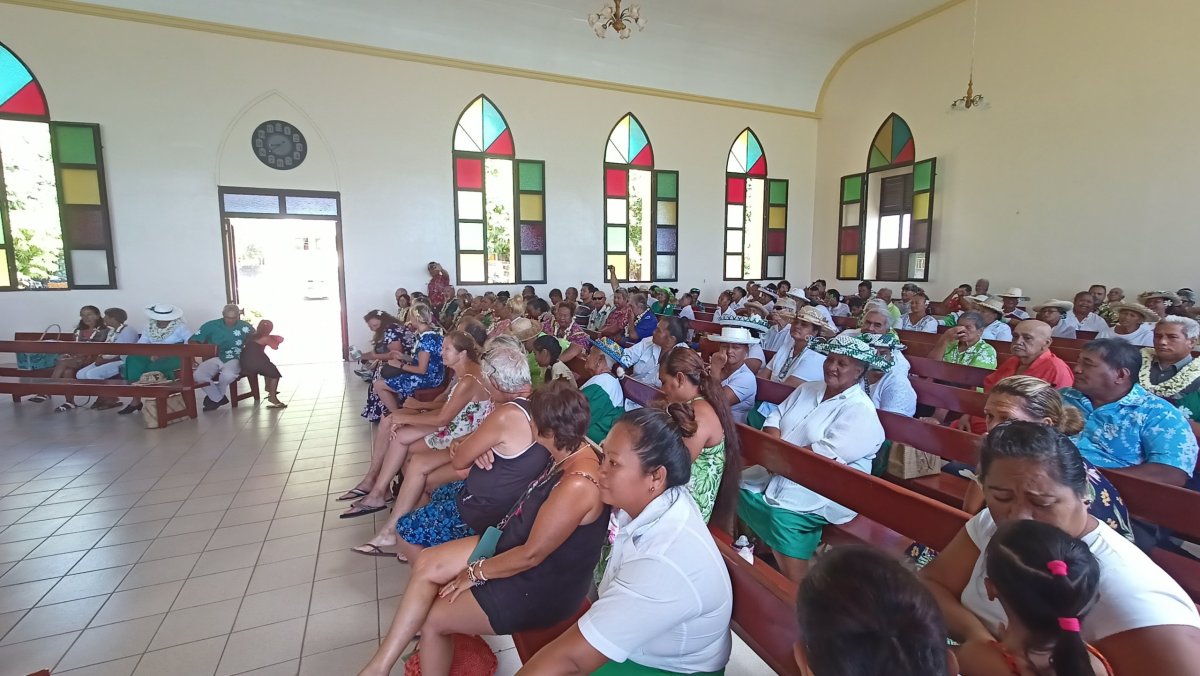 V kostele na Maupiti