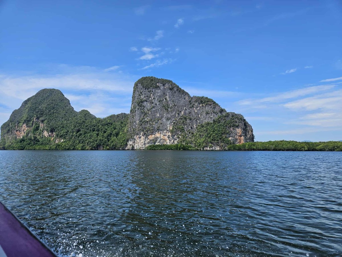 Jízda motorovým člunem