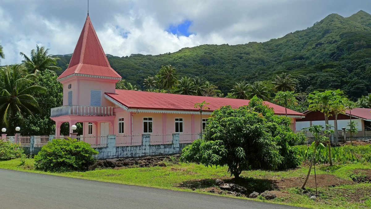 Kostelík na Huahine