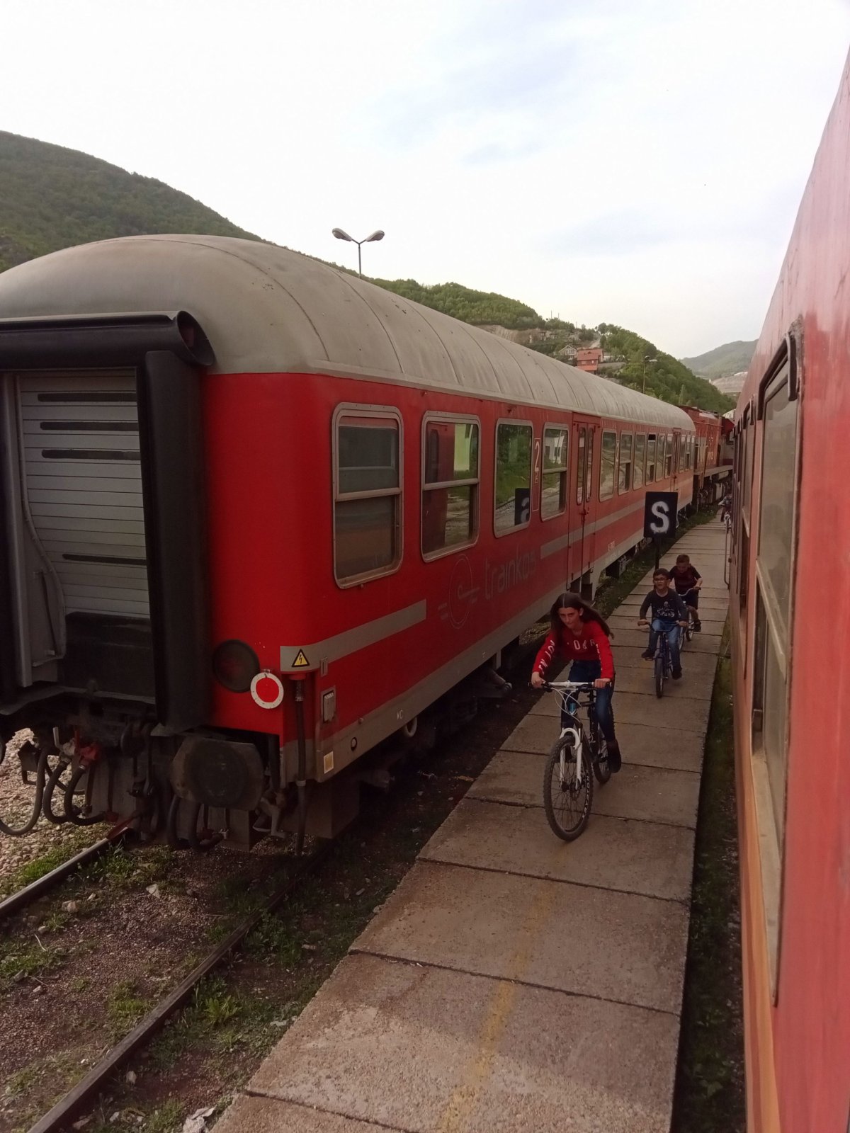 Přestup na hraničním přechodu.