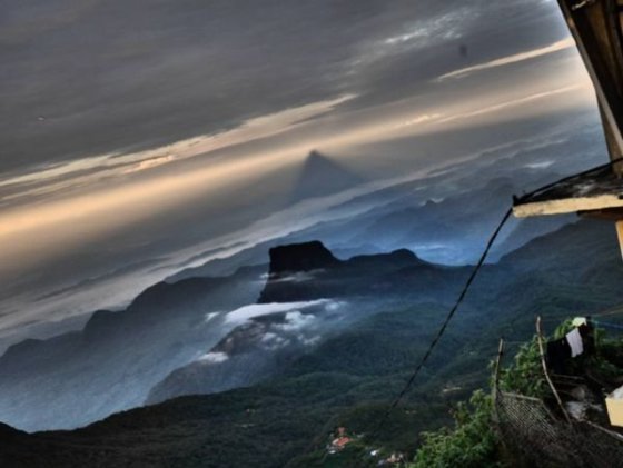Svítání na Adams' Peak