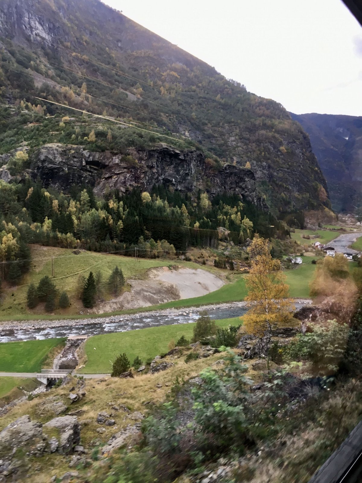 Údolím řeky Flåmselva