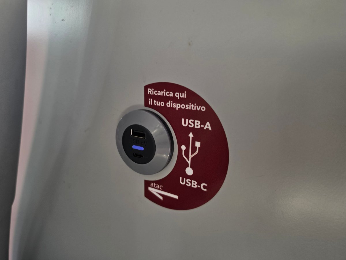 USB konektory v autobusech