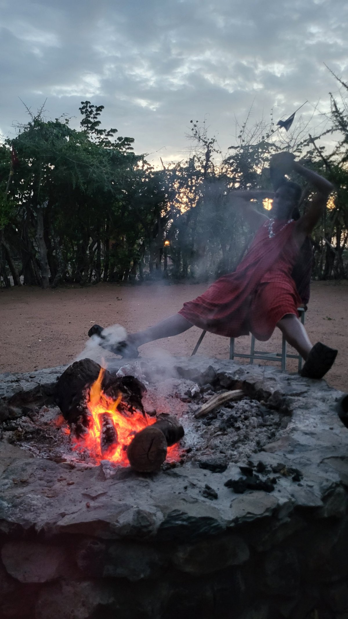 Lenoch (pardon Masaj) u ohně