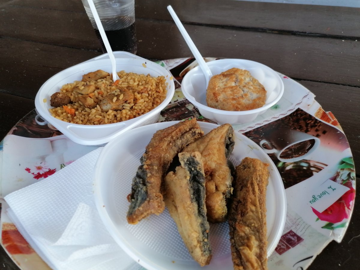 Skadovsk večeře - kyjevský kotlet, plov, smažený rejnok