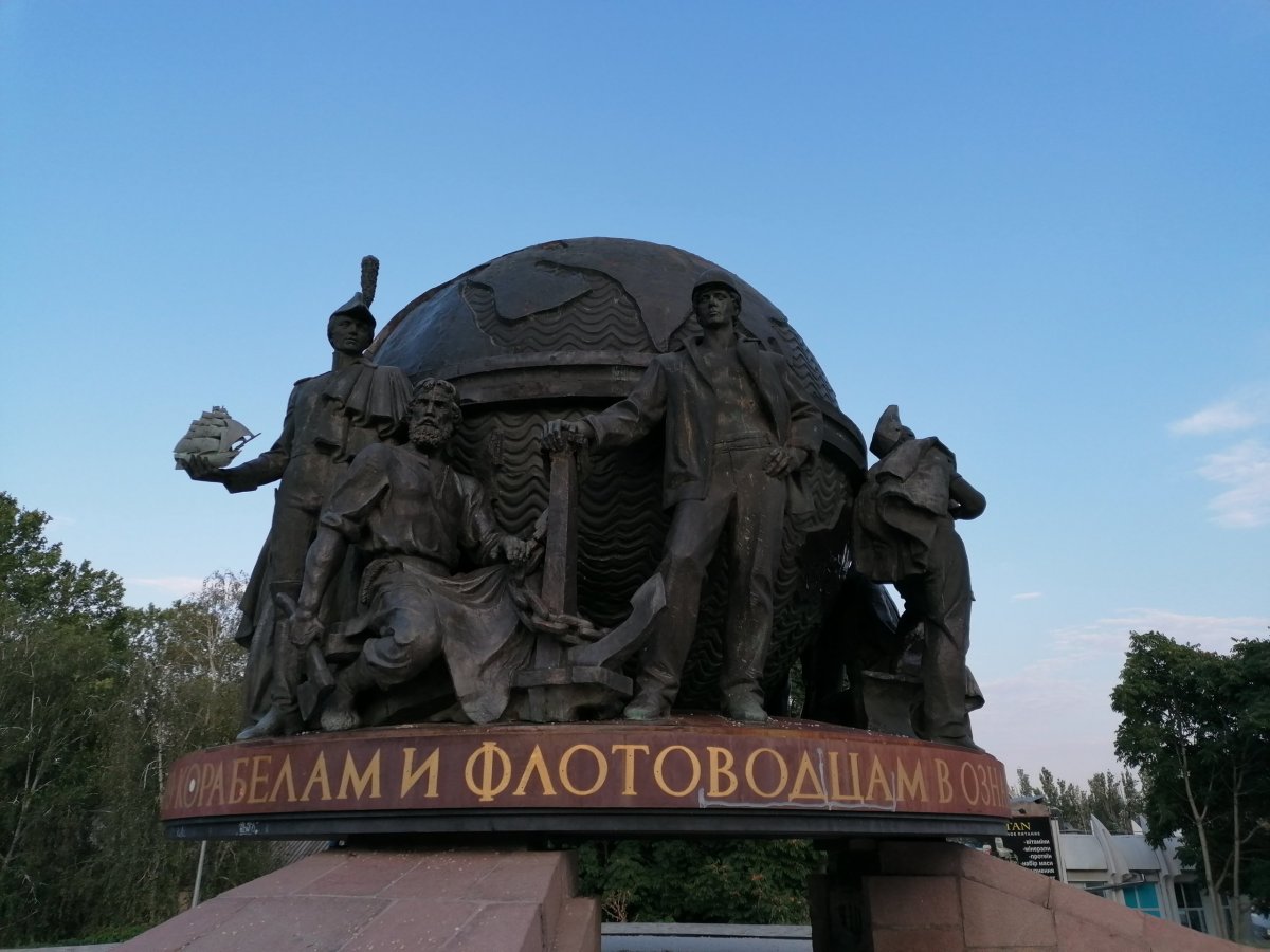 Mikolaiv - památník na náměstí