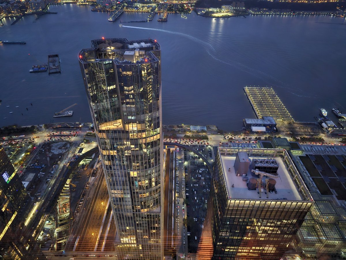 Výhled z vnitřní vyhlídky "The Edge"