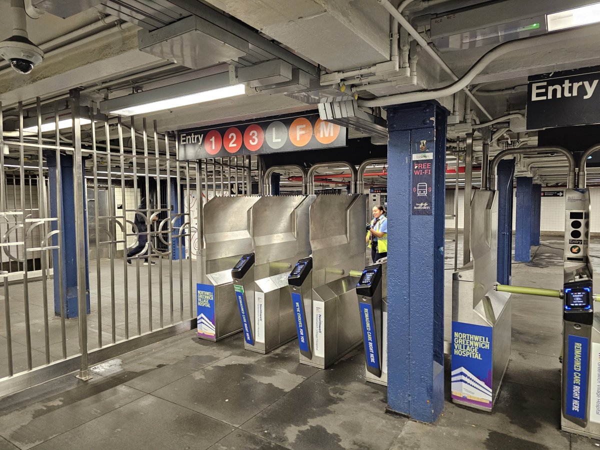 Vstup do metra přes turnikety