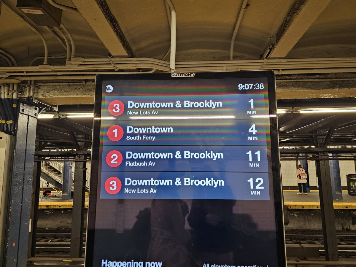 Informační tabule o odjezdech metra