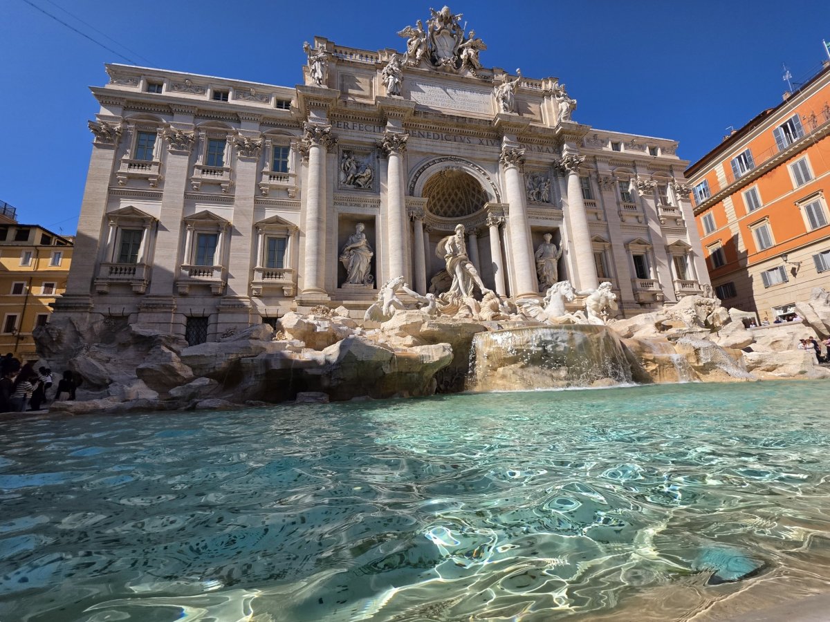 Fontana di Trevi, pohled z placeného ochozu