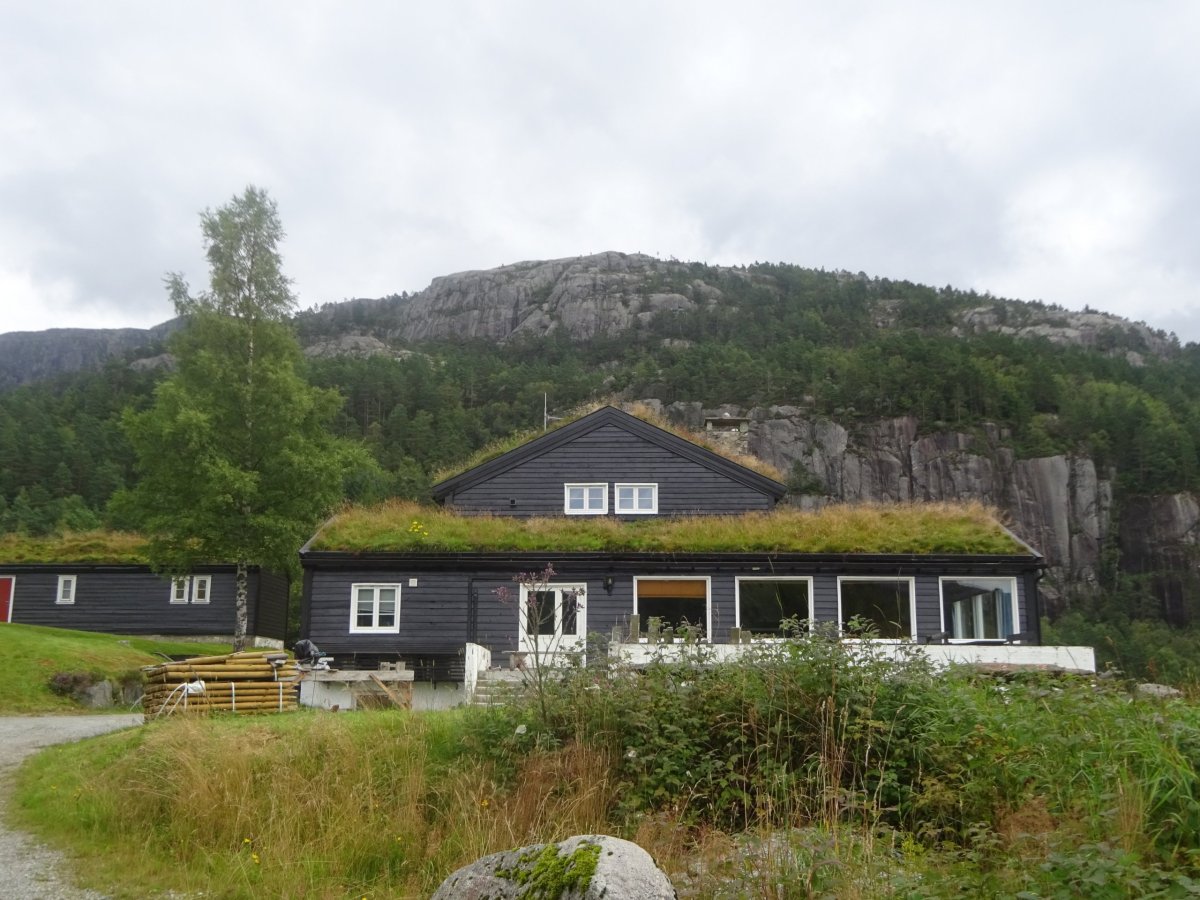 Chata Preikestolhytta u jezera Revsvatnet