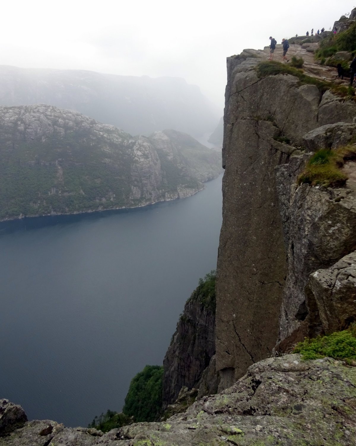 Pár metrů od Preikestolenu