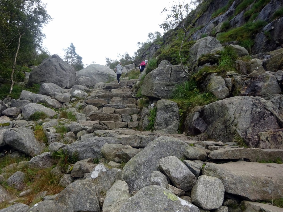 Stezka je místy docela strmá