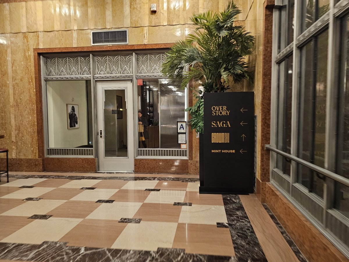 Vstup do baru Overstory