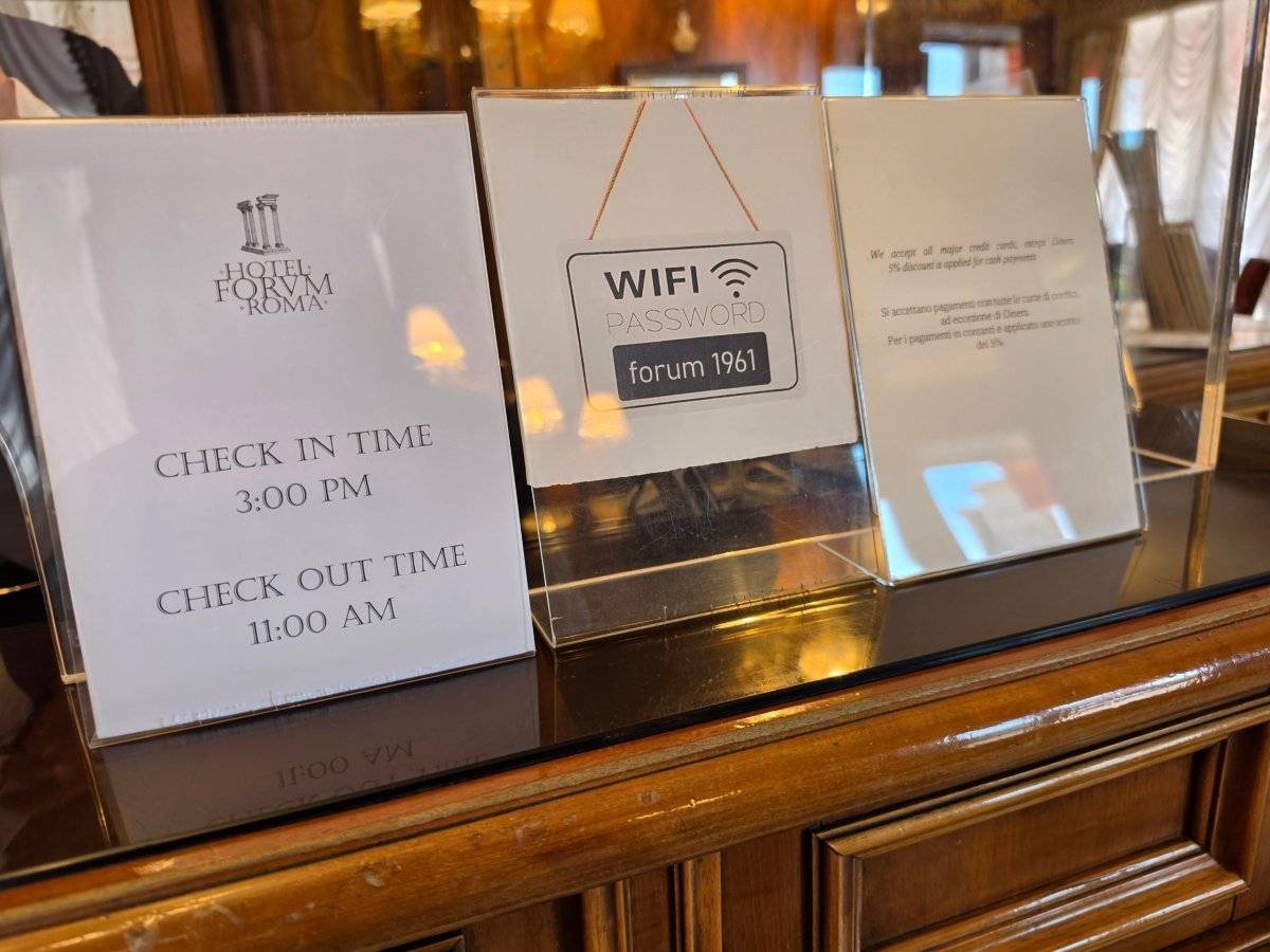 Wi-fi a informace o check-inu a check-outu