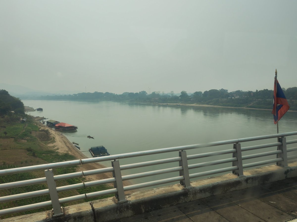 Friendship Bridge 4 vedoucí přes Mekong