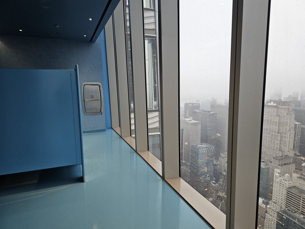 Summit One Vanderbilt, záchody s výhledem