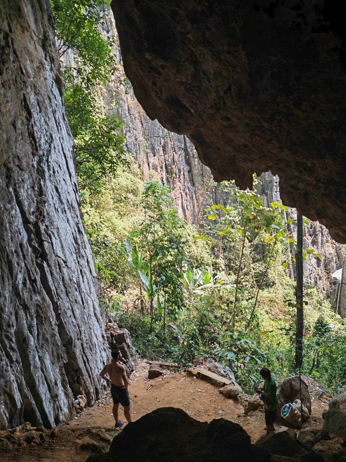 Zapomenutá jeskyně Phapoungkham uprostřed džungle