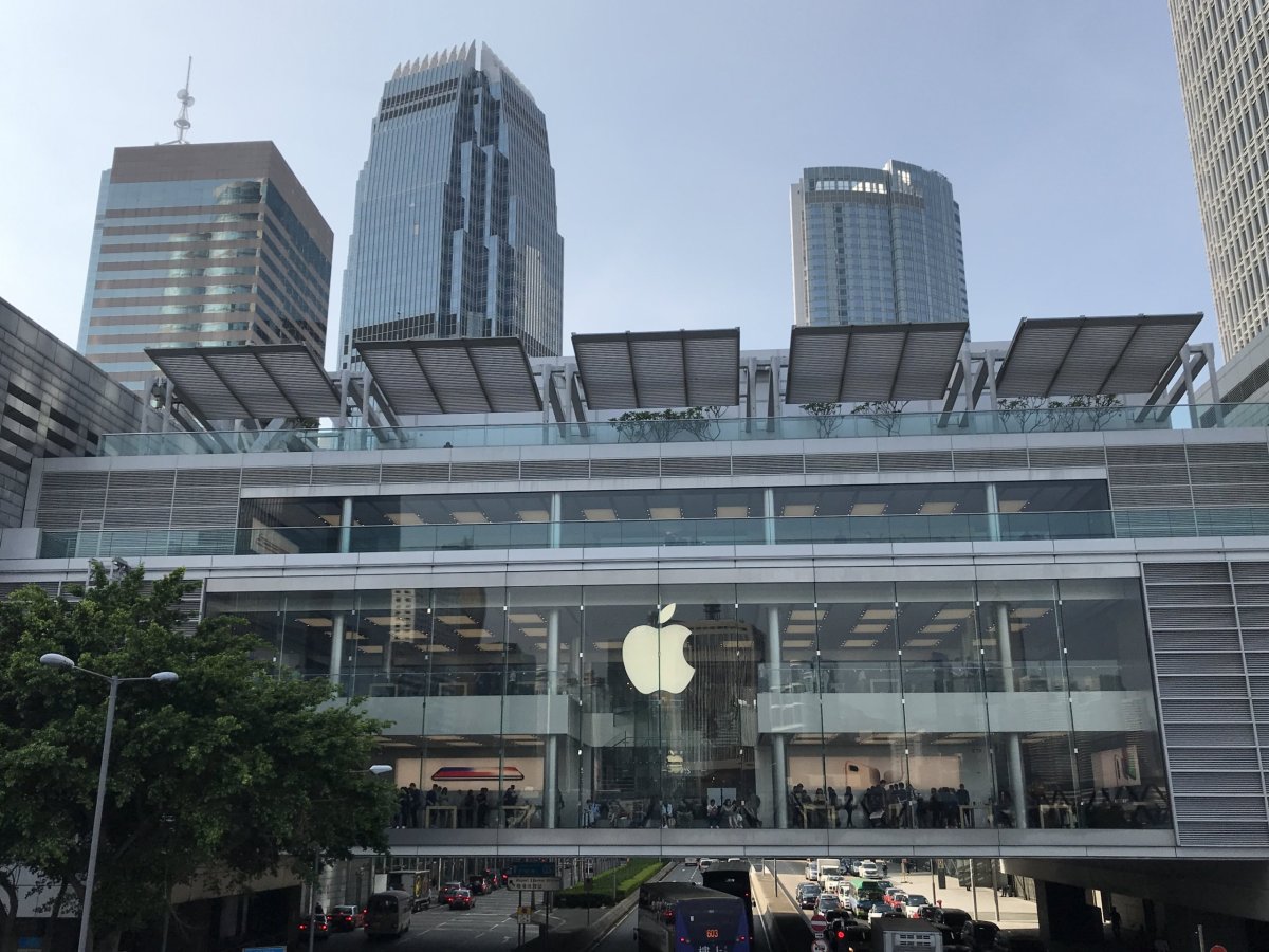Apple store (jeden z největších)