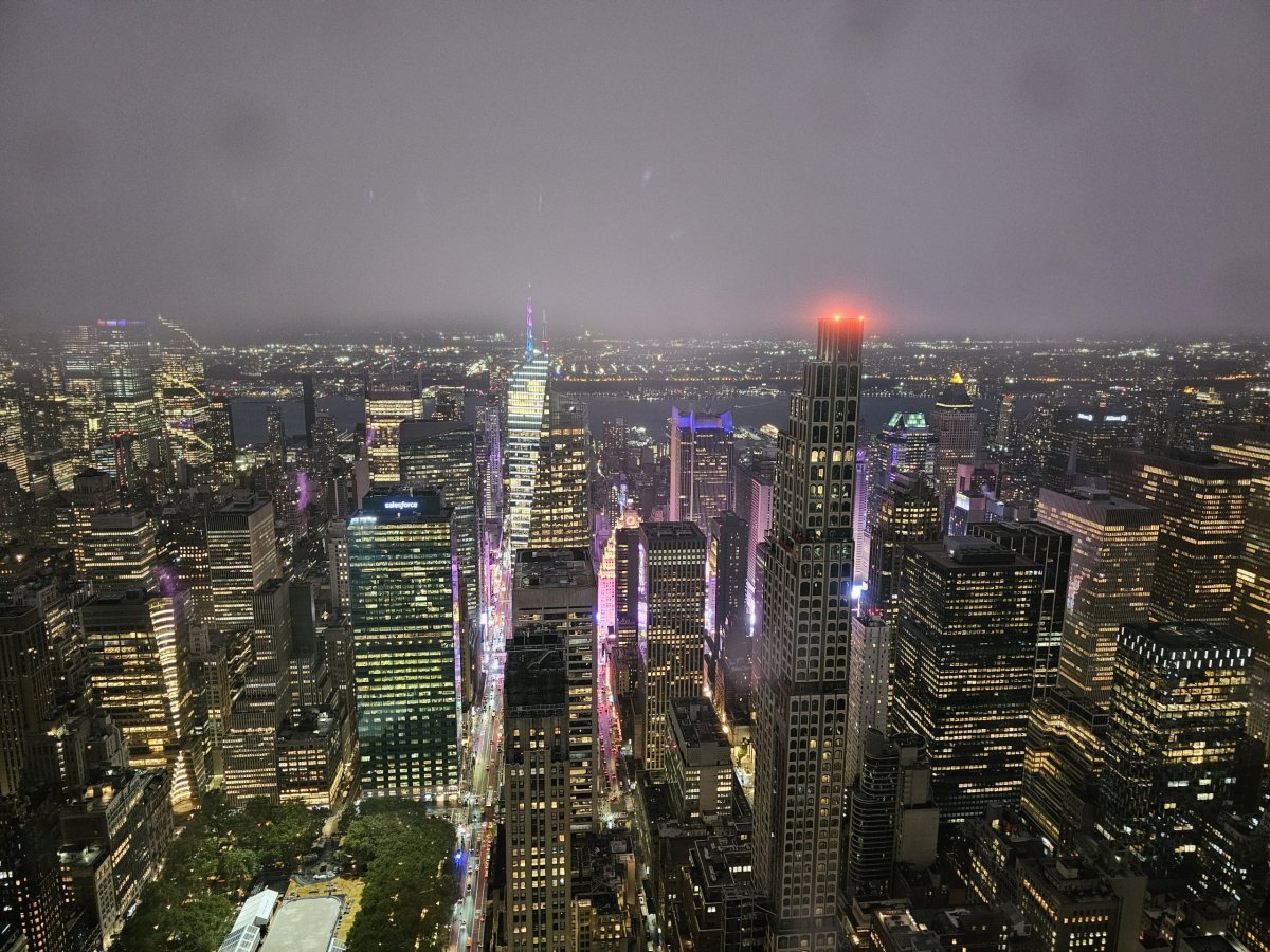 Summit One Vanderbilt, noční výhled