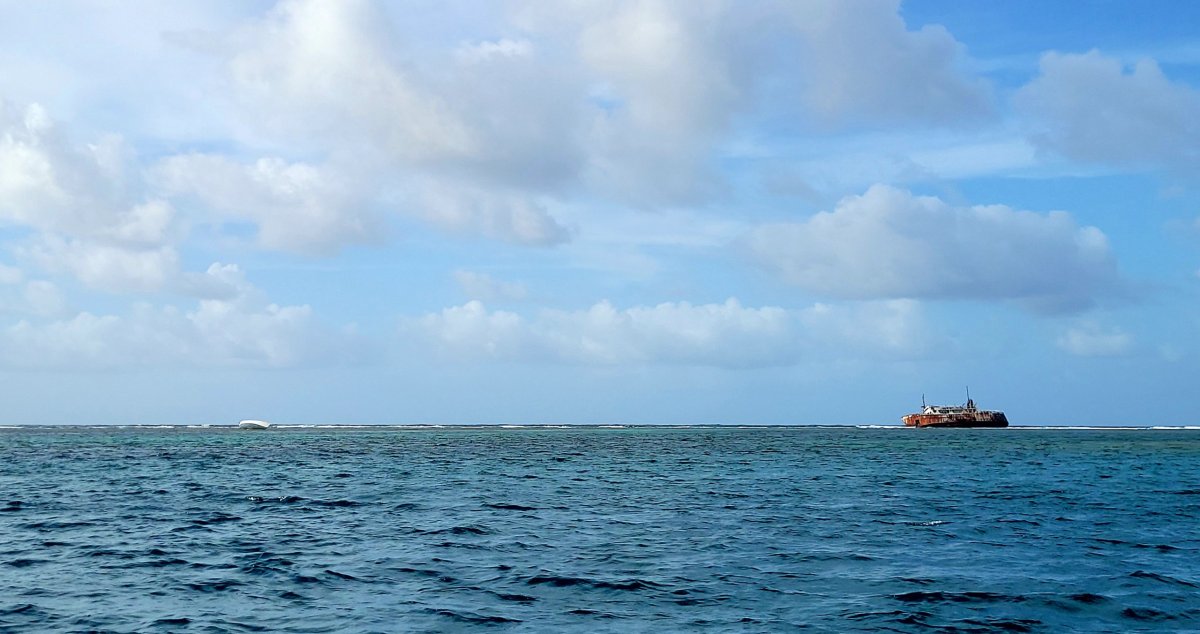 Vraky lodí blízko Chichime island