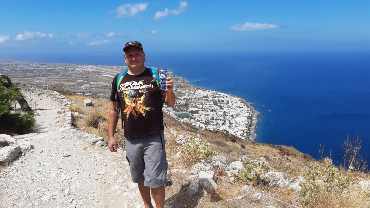 Venku 40 stupňů, v plechu 5