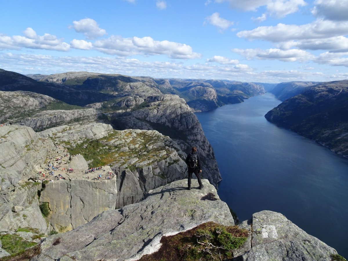 pěkný pohled na Lysenfjord
