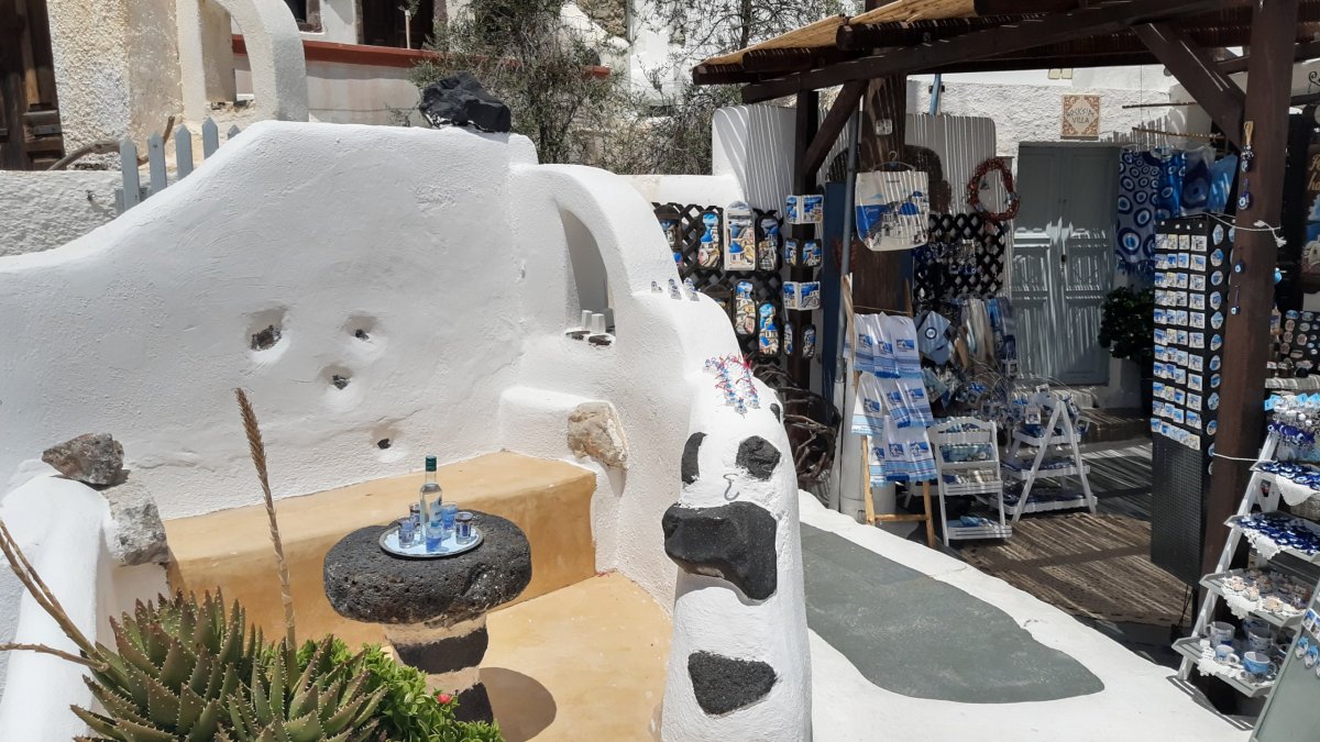 Obchod se suvenýry ukrytý v uličkách