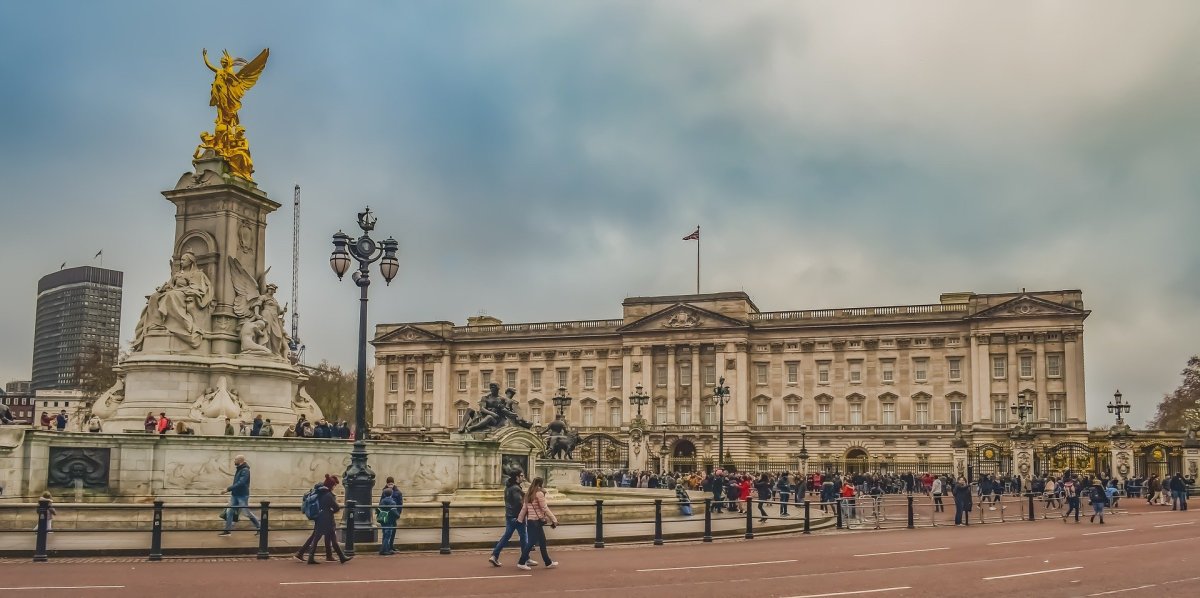 Celkový pohled na Buckinghamský palác