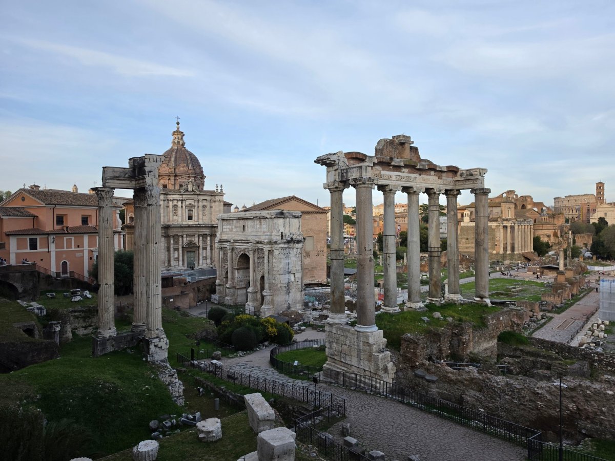 Výhled na Forum Romanum z Kapitolu