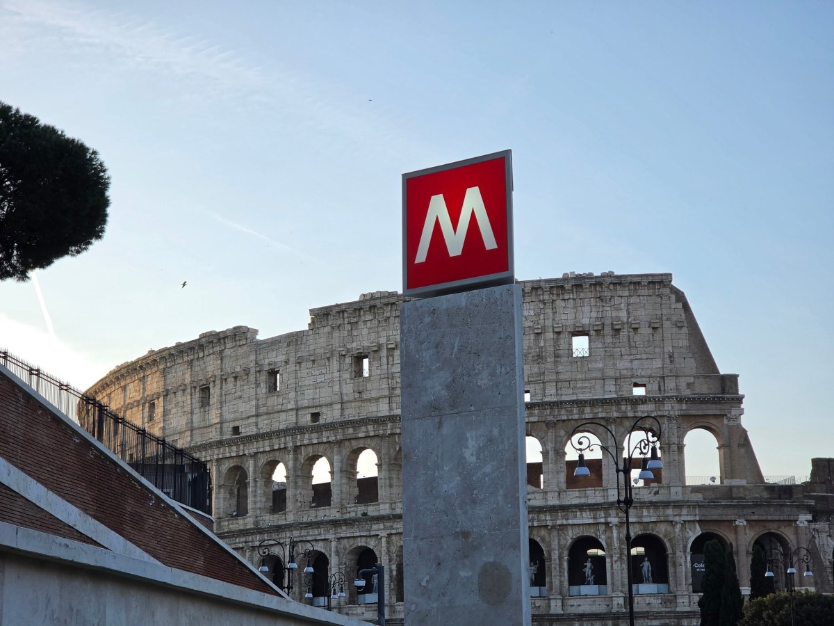 Stanice metra Colosseo