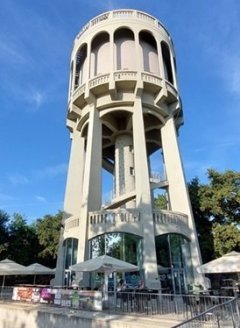 Vodní věž. Vyhlídková plošina bohužel nepřístupná. 