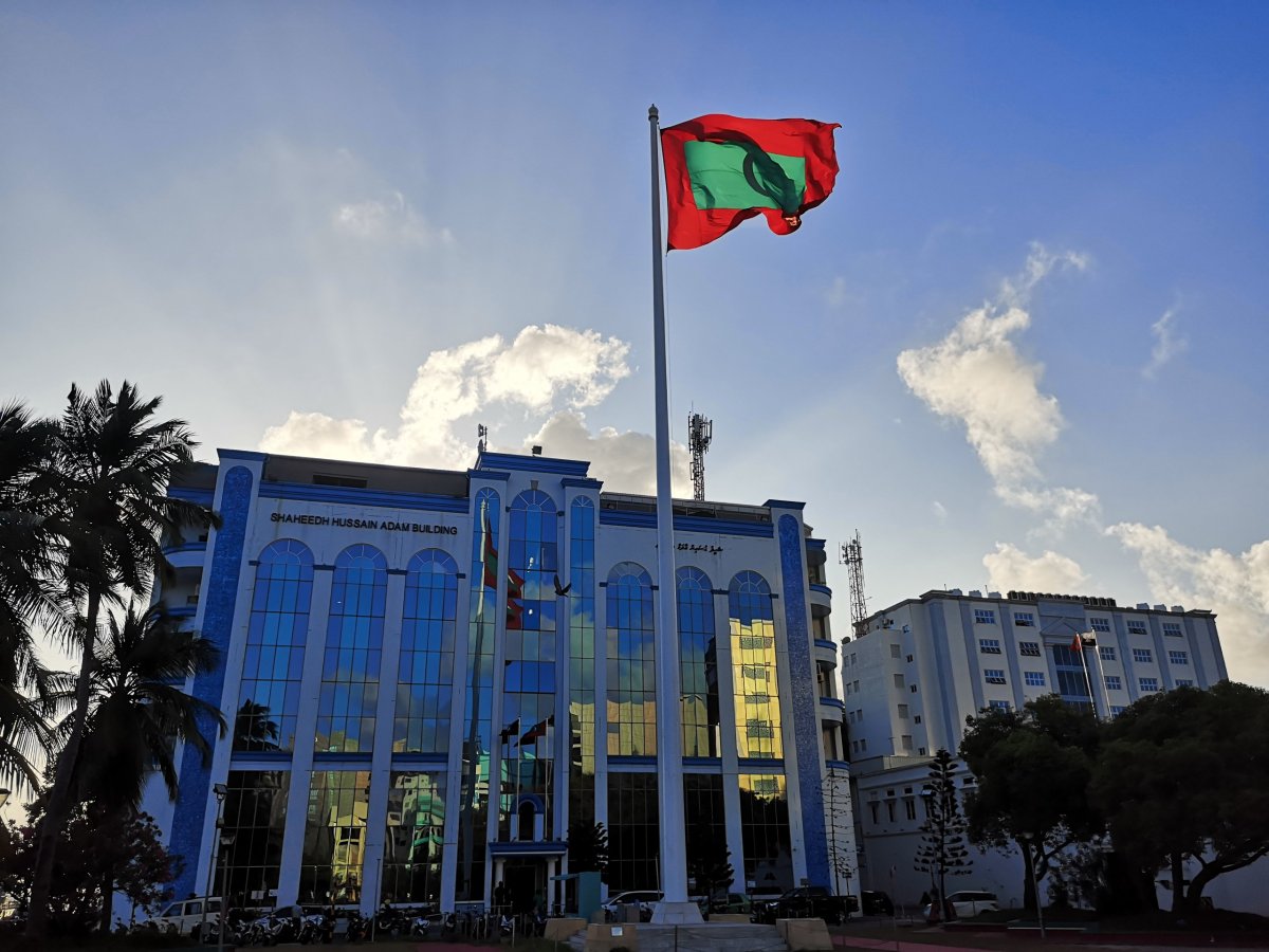 Vládní budovy na hlavním náměstí v Malé