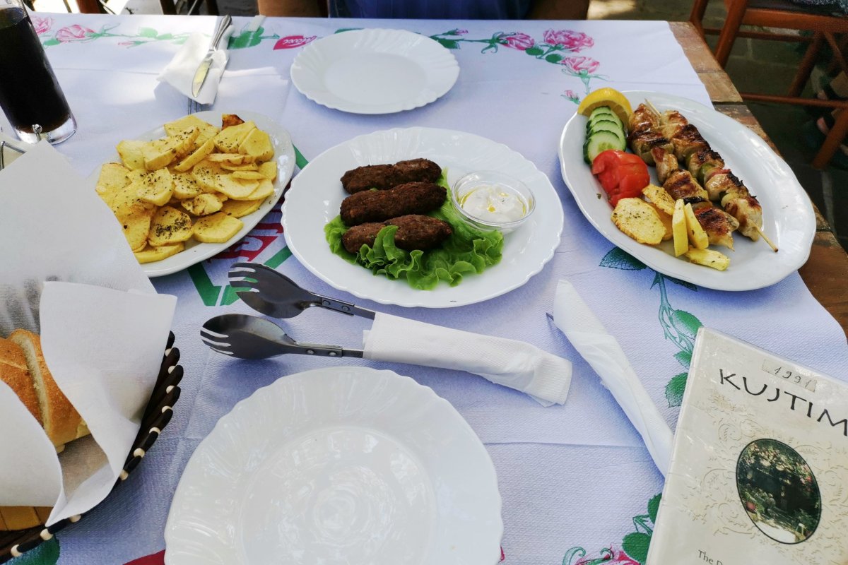oběd v Kujtim