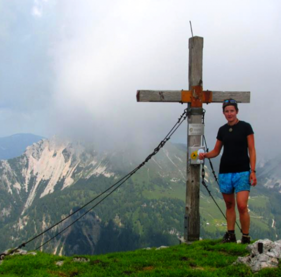 Na hraně prudce spadající do Rakouska, vrchol Vajněž 