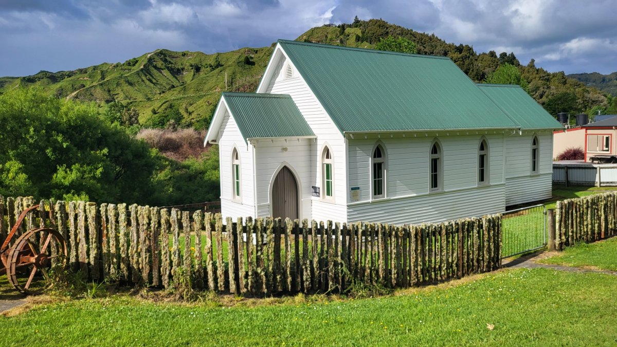 Kostel Wangamõmona