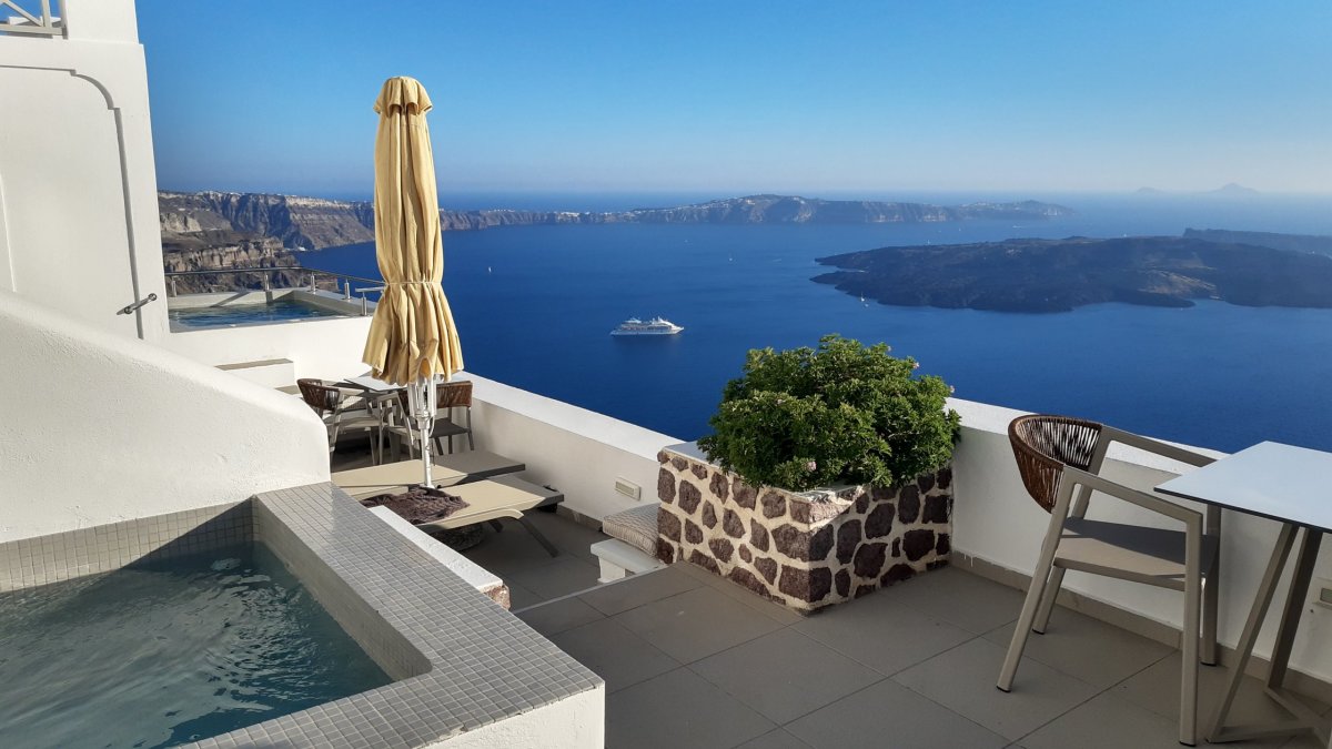 Jeskynní dům zvenčí